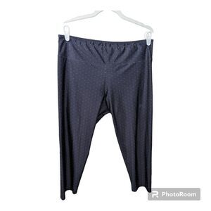 Onzie Crop Leggings in Black with White Dots Size XL